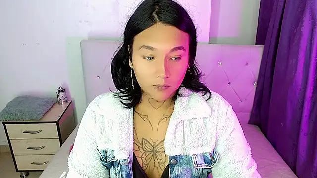 isadoraqueeen online show from April 17, 7:15 pm