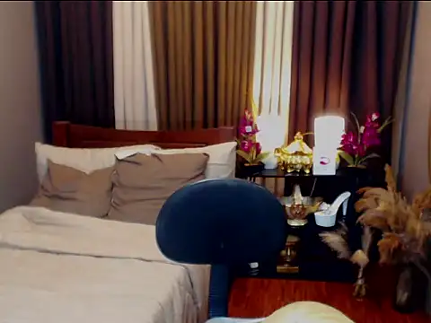 KieraLee online show from March 2, 7:32 pm