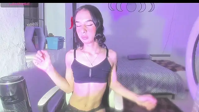 marianafoxx  online show from April 19, 9:06 pm