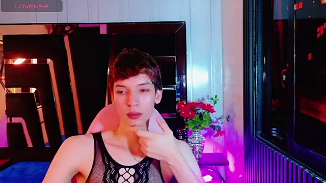 Stefany PiInk online show from May 18, 12:33 pm