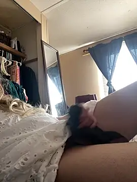 AlexAndriaStrips online show from April 10, 8:14 pm