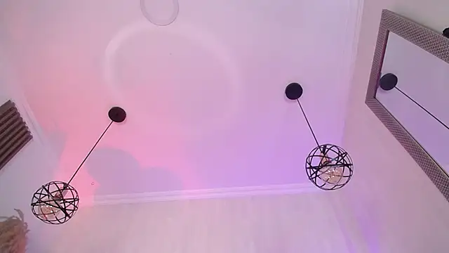 Lizza Jones online show from April 5, 2:26 pm