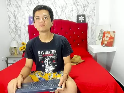 Alejandra and James  online show from April 14, 11:15 am