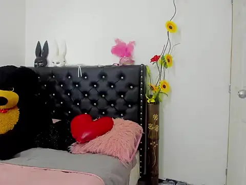 Nathaly Sam online show from April 7, 12:17 pm