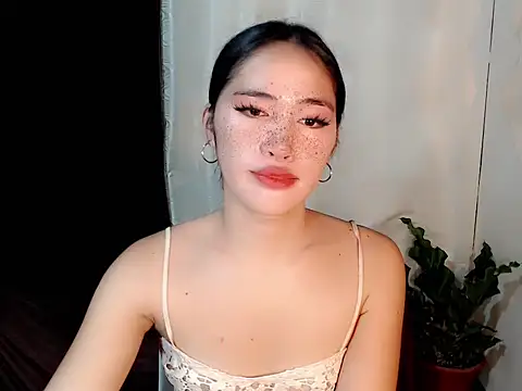 urasiankylie online show from May 9, 10:33 am