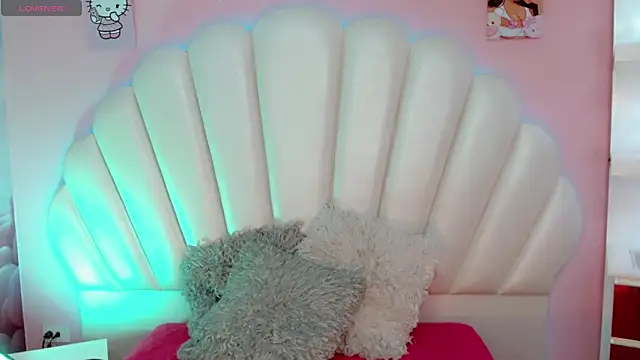 Danisha Florens online show from April 13, 11:36 am