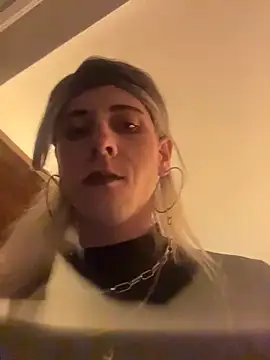 michelle310 online show from April 18, 8:53 pm