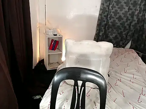 xCandy Hotgirlx online show from May 13, 2:04 pm