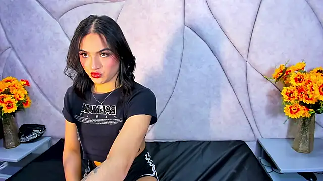 Miss Bella Kiss online show from August 6, 6:09 am