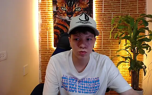 Asher addamss  online show from May 8, 1:13 am