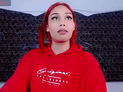 salome-guzman06 online show from May 25, 7:21 pm