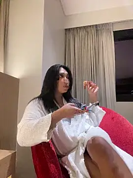 hugecock tamira online show from May 24, 2:14 pm