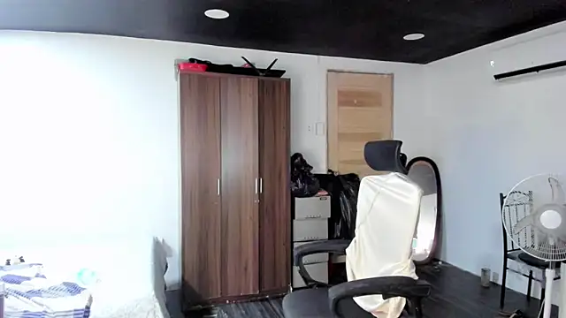 SultryKaye online show from June 11, 12:54 am