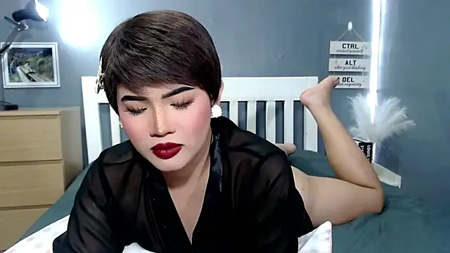 STUCK on YOU  online show from November 12, 7:13 pm