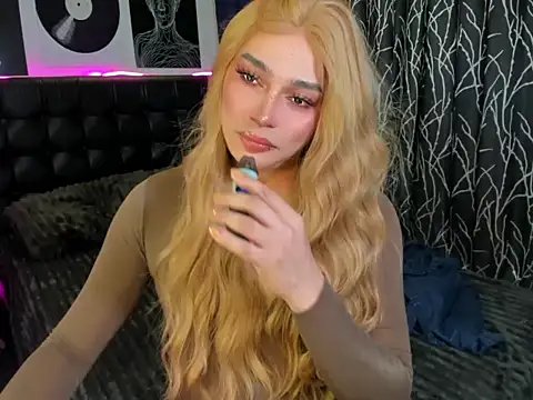 MissCruella online show from May 29, 7:56 pm