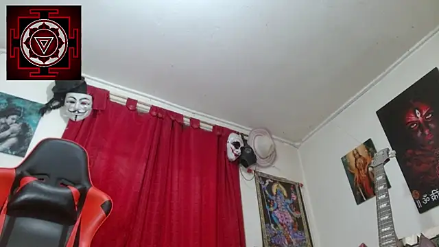 Amanda Valeska online show from November 15, 6:28 pm