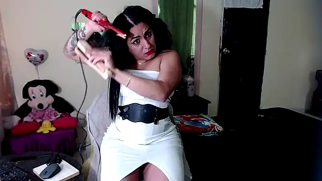 Sashaferrari2000 online show from November 20, 4:40 pm