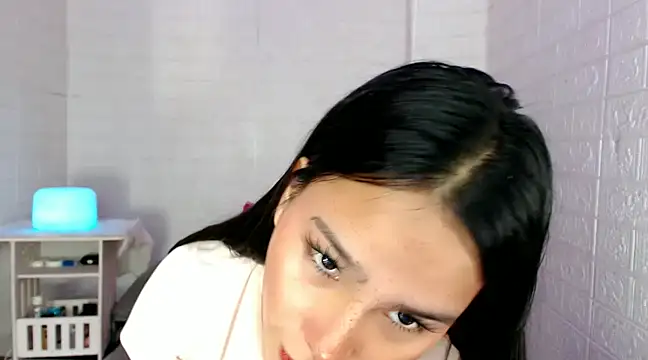 urnaughtydolly69 online show from January 23, 10:43 am