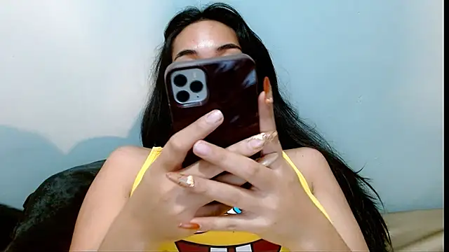 SweetLilly 18 online show from March 27, 6:49 am