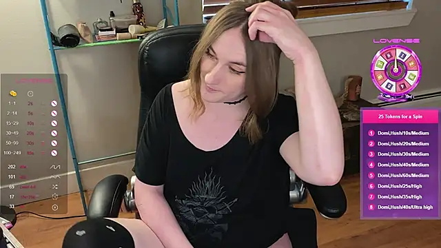 luluvaladon online show from March 3, 11:56 pm