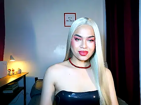 MistressLuna1 online show from April 11, 6:22 pm