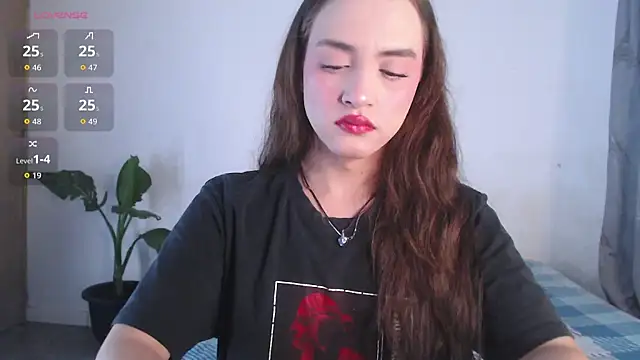 valen thompson online show from April 30, 2:17 am