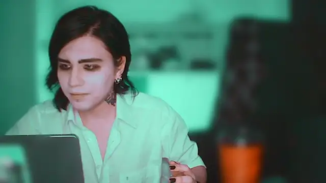 sademobeer online show from April 10, 6:02 pm