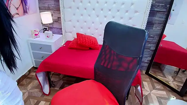 TRINY TS online show from October 31, 9:34 pm