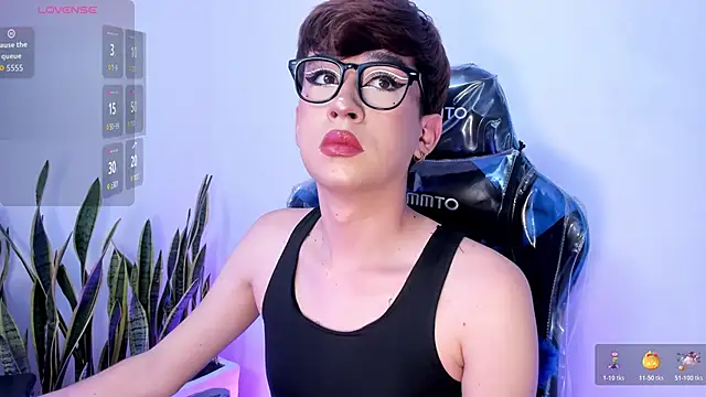 Chris boy  online show from November 18, 6:24 am