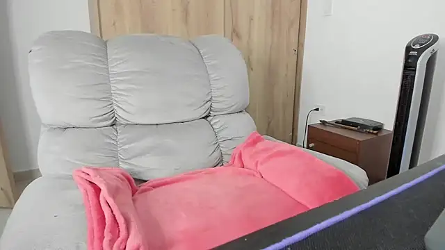 xspecialoomx online show from March 30, 8:32 pm