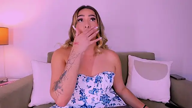 ISABELLASSMITH online show from March 13, 7:53 am