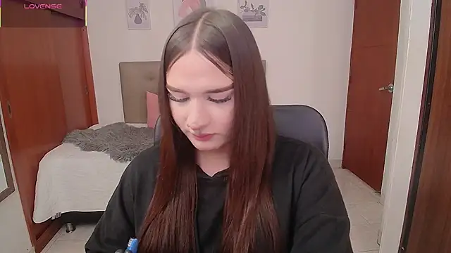 Miley Baker online show from December 15, 4:01 pm