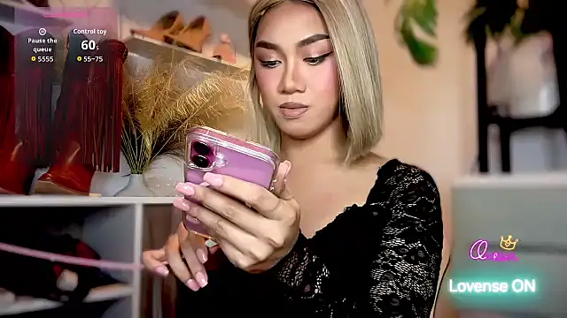 Local Hoelyx online show from April 21, 11:06 am