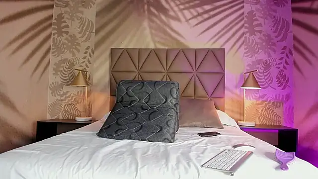 Scarleett 22 online show from January 13, 8:06 pm