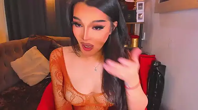 ChalanieFox online show from March 19, 5:30 am