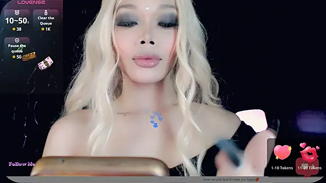 Snapshot of sugar_bbyxx chatting on December 14, 2:23 am sugar bbyxx online show from December 14, 2:23 am