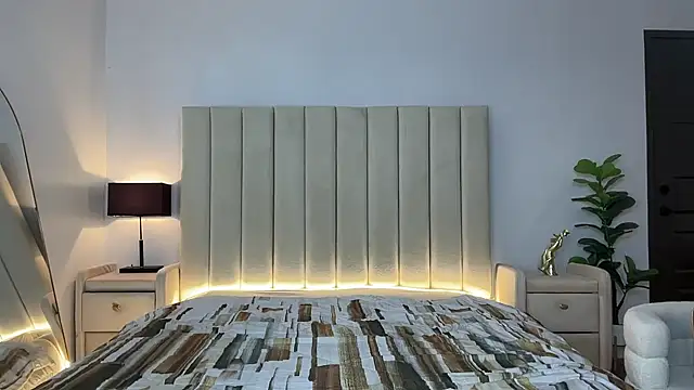 Maria wilton online show from April 1, 2:46 am