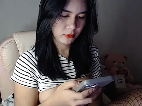 TransPetite1 online show from December 4, 5:11 am