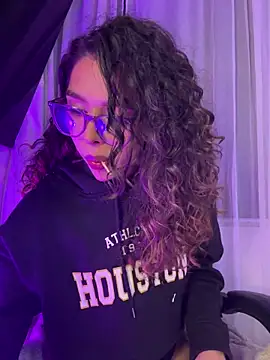 Samantha Bernardo online show from February 8, 5:46 am