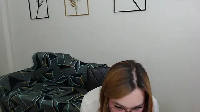 AmazingLuchie online show from February 14, 5:41 am