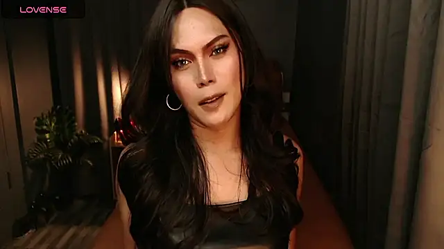 SweetieZeveey  online show from January 9, 11:10 pm