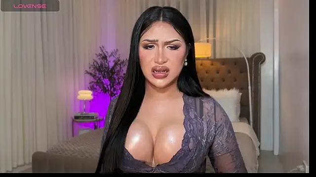 Your Majesty Tyra online show from December 1, 6:05 am