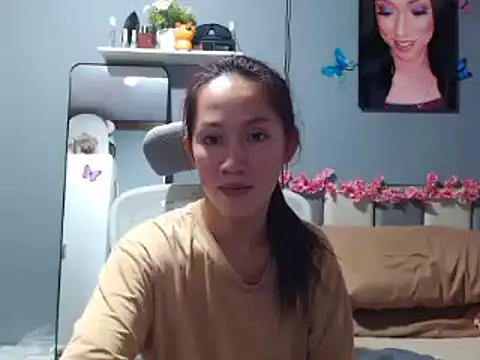 babysuckerxxx online show from June 2, 4:36 am