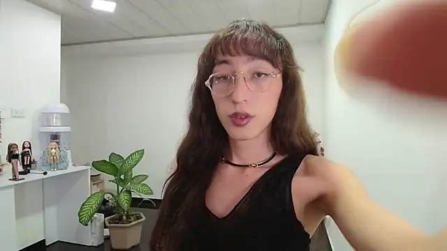 NicoleCortez online show from February 1, 2:37 am