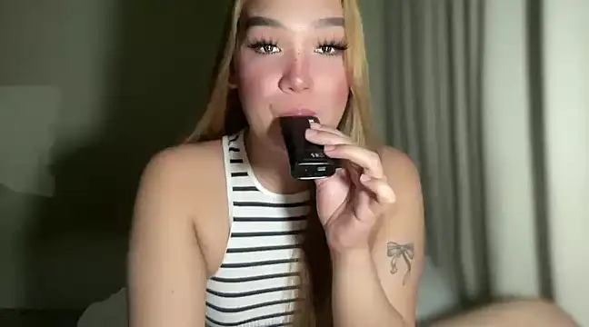 Snapshot of MissCataleyaxxx chatting on January 11, 5:41 am MissCataleyaxxx online show from January 11, 5:41 am