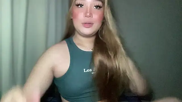 Snapshot of MissCataleyaxxx chatting on January 27, 1:05 am MissCataleyaxxx online show from January 27, 1:05 am