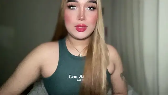 Snapshot of MissCataleyaxxx chatting on March 11, 1:59 am MissCataleyaxxx online show from March 11, 1:59 am