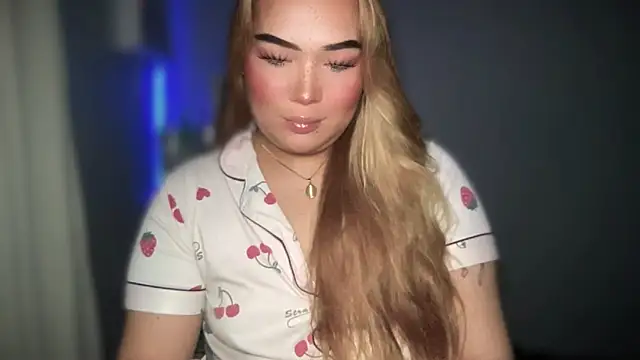 Snapshot of MissCataleyaxxx chatting on September 17, 3:22 am MissCataleyaxxx online show from September 17, 3:22 am