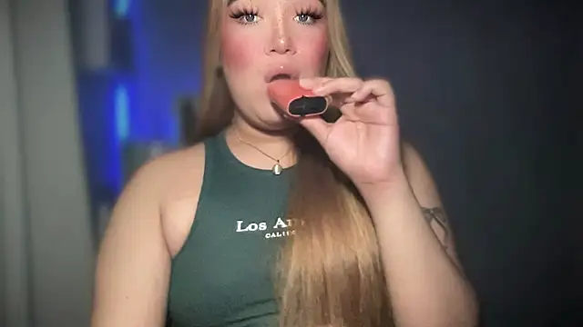 Snapshot of MissCataleyaxxx chatting on September 20, 12:38 am MissCataleyaxxx online show from September 20, 12:38 am