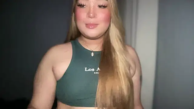 Snapshot of MissCataleyaxxx chatting on October 15, 2:11 am MissCataleyaxxx online show from October 15, 2:11 am